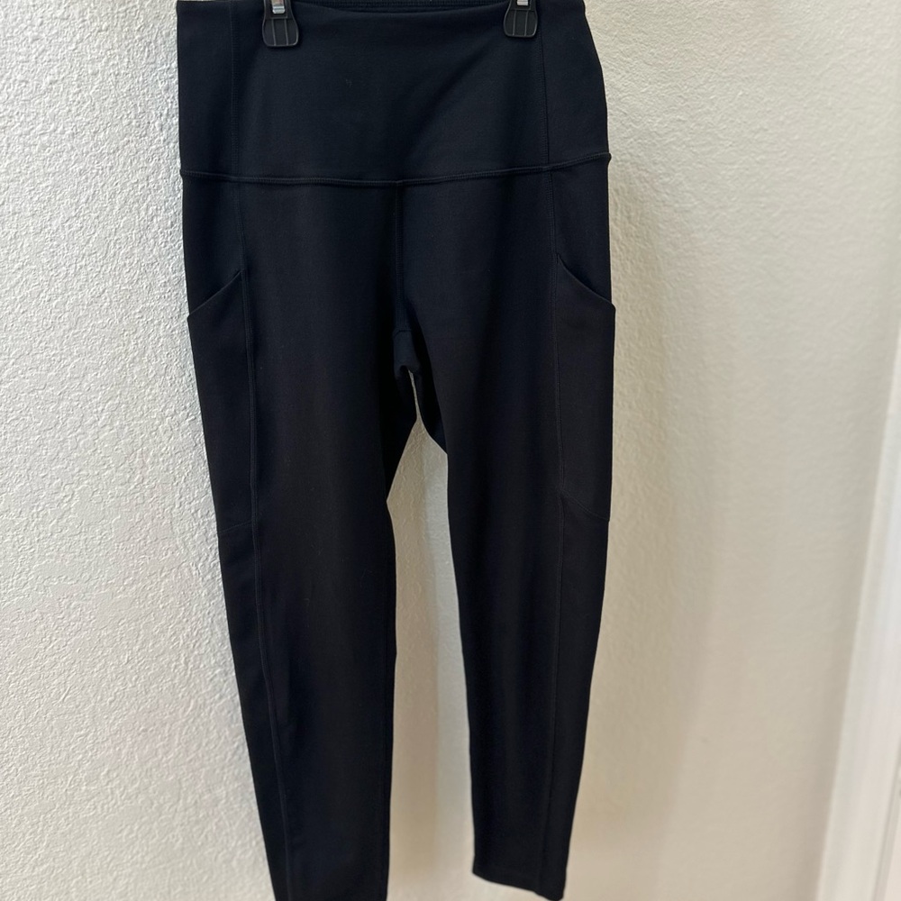 Zella Live-In High Waisted Cropped Leggings with Pocket